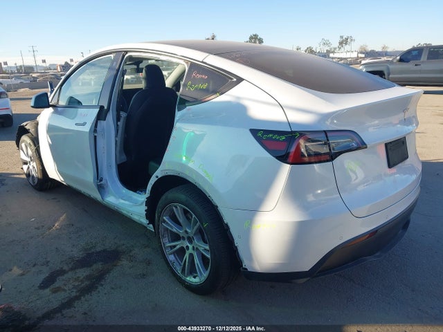 Продаж на аукціоні авто 2022 Tesla Model Y Long Range Dual Motor All-wheel Drive, vin: 7SAYGDEE8NF361918, номер лоту: 43933270