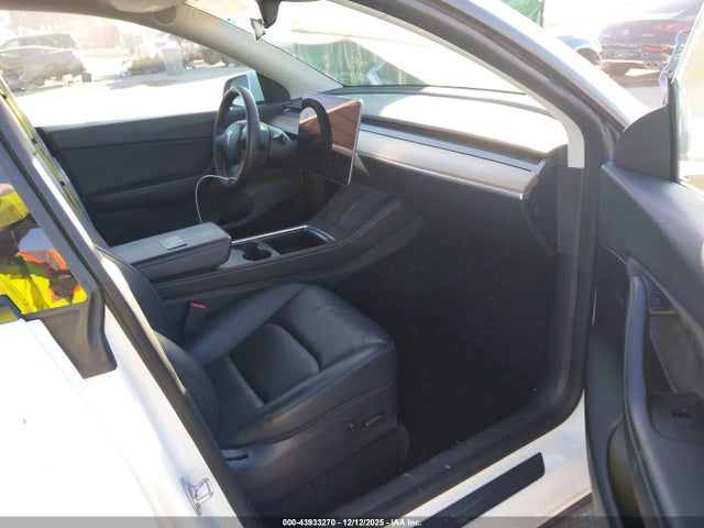 Продаж на аукціоні авто 2022 Tesla Model Y Long Range Dual Motor All-wheel Drive, vin: 7SAYGDEE8NF361918, номер лоту: 43933270