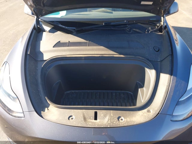 Продаж на аукціоні авто 2023 Tesla Model Y Awd/long Range Dual Motor All-wheel Drive, vin: 7SAYGDEE3PA197879, номер лоту: 43933401