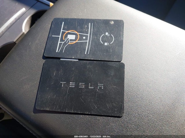 Продаж на аукціоні авто 2023 Tesla Model Y Awd/long Range Dual Motor All-wheel Drive, vin: 7SAYGDEE3PA197879, номер лоту: 43933401