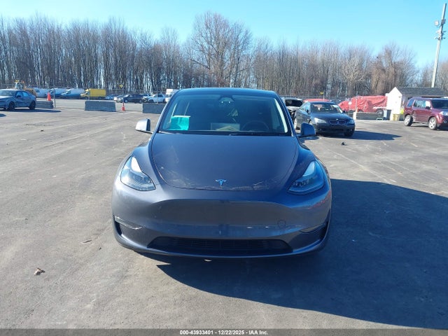 Продаж на аукціоні авто 2023 Tesla Model Y Awd/long Range Dual Motor All-wheel Drive, vin: 7SAYGDEE3PA197879, номер лоту: 43933401