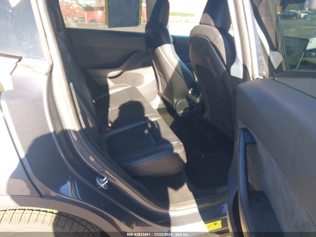 Продаж на аукціоні авто 2023 Tesla Model Y Awd/long Range Dual Motor All-wheel Drive, vin: 7SAYGDEE3PA197879, номер лоту: 43933401