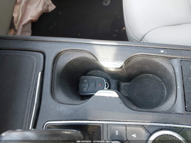 2019 CADILLAC XT4 1GYAZAR48KF133878 Photo 10