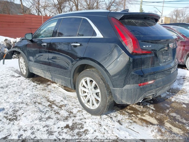2019 CADILLAC XT4 1GYAZAR48KF133878 Photo 2
