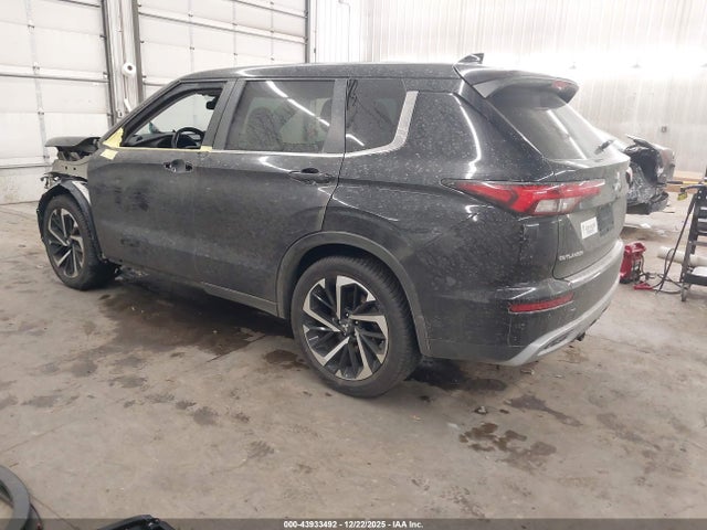 2022 MITSUBISHI OUTLANDER JA4J4UA88NZ017131 Photo 2