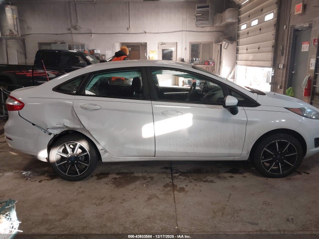 Ford FIESTA SE 2018 3FADP4BJ8JM126850 Image 13