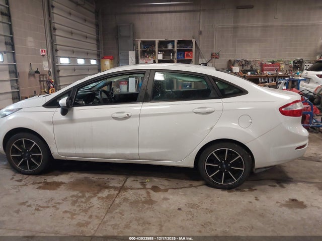 Ford FIESTA SE 2018 3FADP4BJ8JM126850 Image 14
