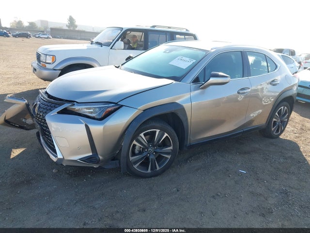 JTHX3JBH9M2040925 Lexus UX 200