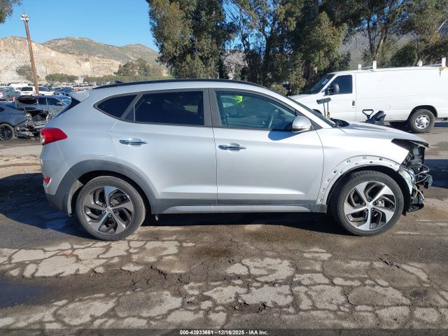 KM8J33A24HU312030 Hyundai Tucson Limited