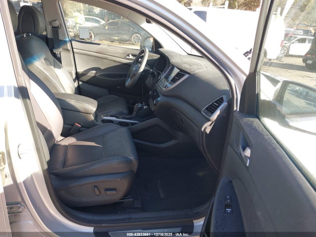 KM8J33A24HU312030 Hyundai Tucson Limited