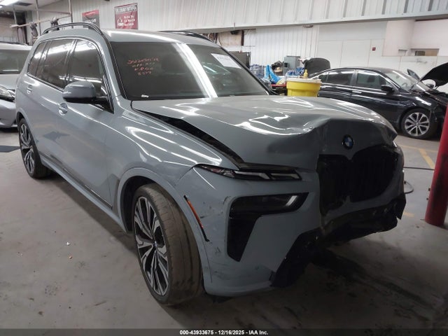 2023 BMW X7 5UX23EM05P9R58577