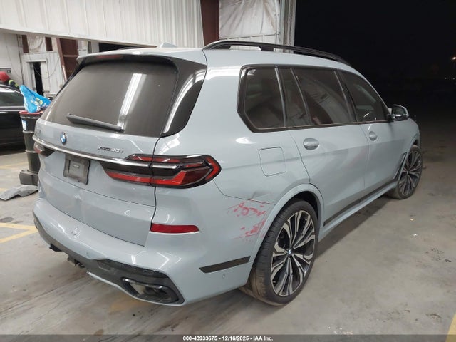 2023 BMW X7 5UX23EM05P9R58577 Photo 3