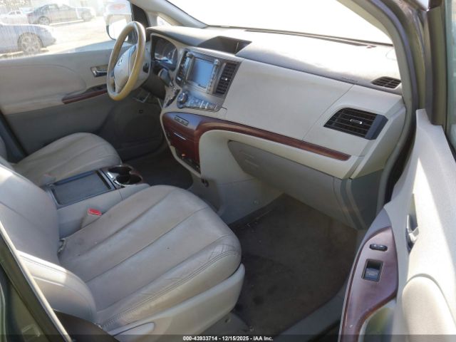 2011 TOYOTA SIENNA 5TDYK3DC8BS033878 Photo 4
