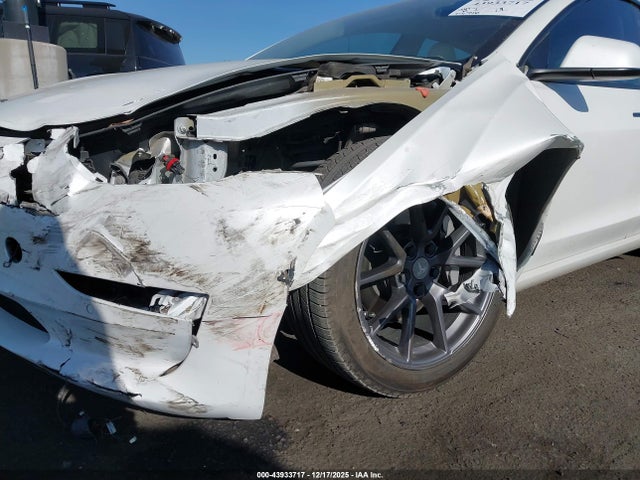 2021 TESLA MODEL 3 5YJ3E1EB0MF035692 Photo 5