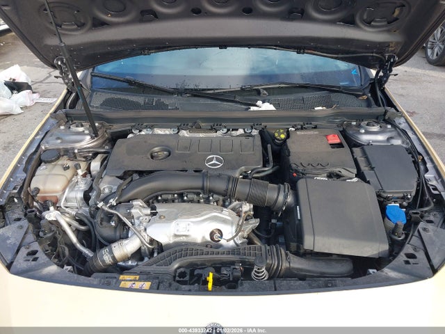 2022 MERCEDES-BENZ A 220 W1K3G4EB3NJ352362 Photo 9