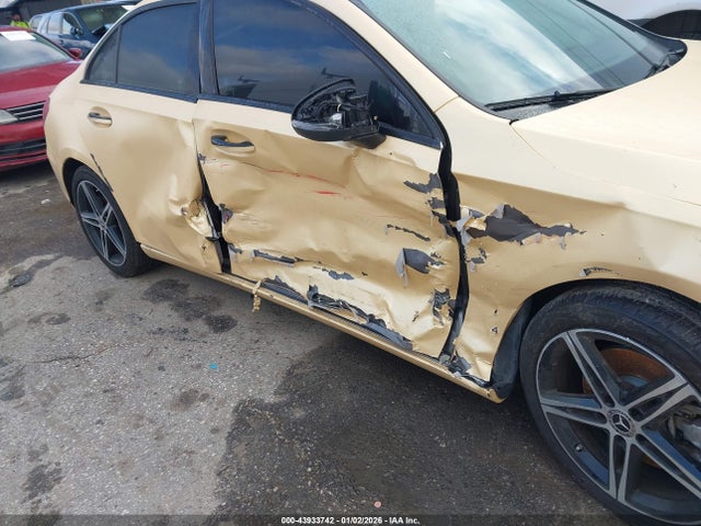 W1K3G4EB3NJ352362 Mercedes-Benz A 220