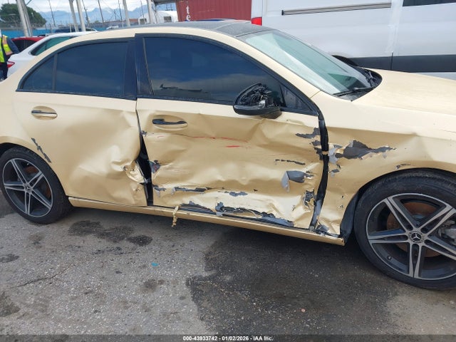 2022 MERCEDES-BENZ A 220 W1K3G4EB3NJ352362 Photo 5