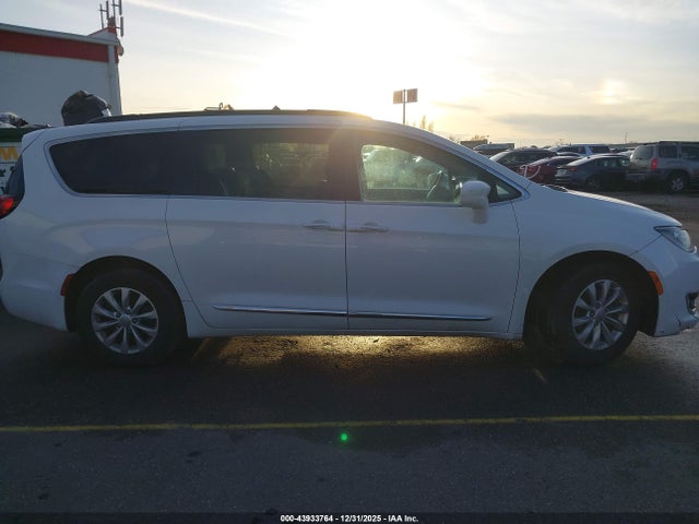 2C4RC1BG8HR540390 Chrysler Pacifica Touring-l