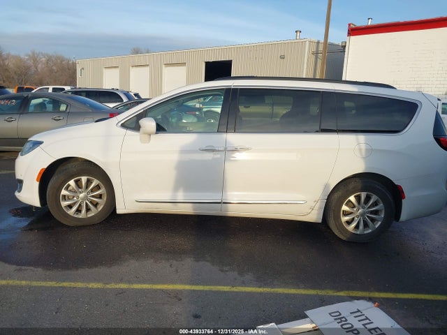 2C4RC1BG8HR540390 Chrysler Pacifica Touring-l