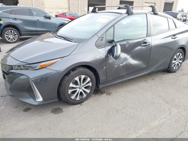 JTDKAMFP9M3170783 Toyota Prius Prime Xle