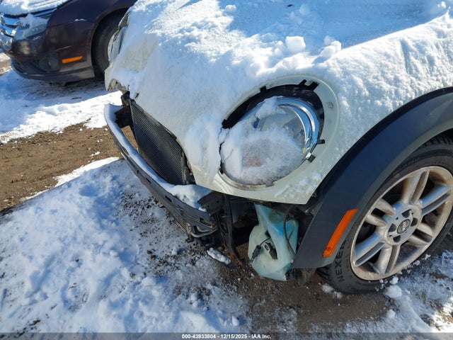 2011 MINI COOPER CLUBMAN WMWZF3C5XBTX81929 Photo 5