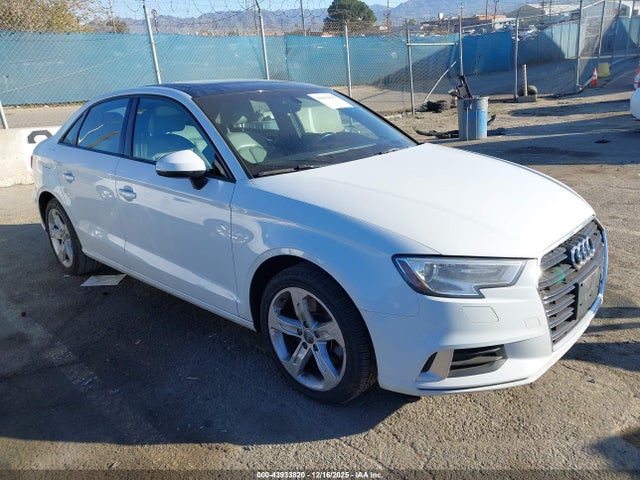 2018 AUDI A3 WAUAUHFF7J1055931