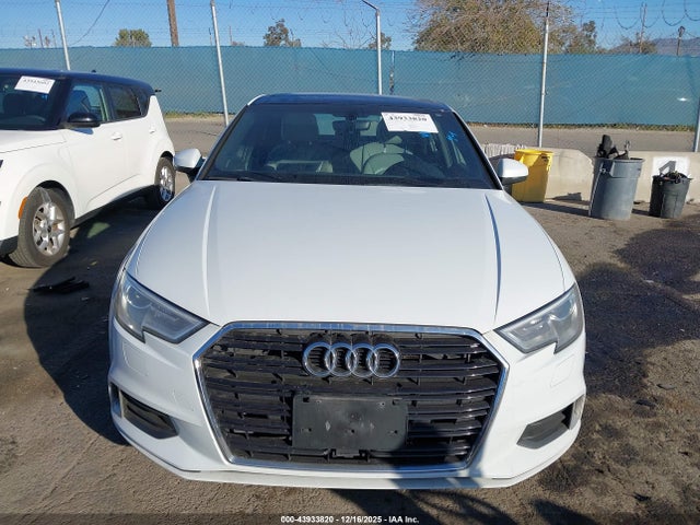 WAUAUHFF7J1055931 Audi A3 2.0t Premium/2.0t Tech Premium