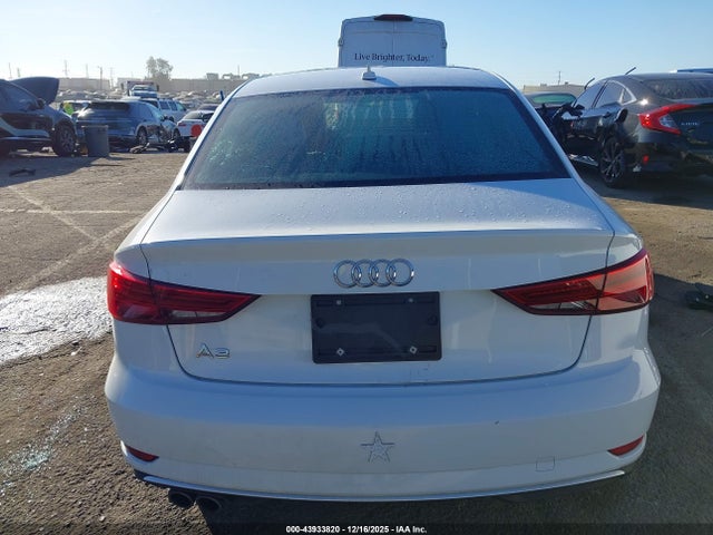 WAUAUHFF7J1055931 Audi A3 2.0t Premium/2.0t Tech Premium
