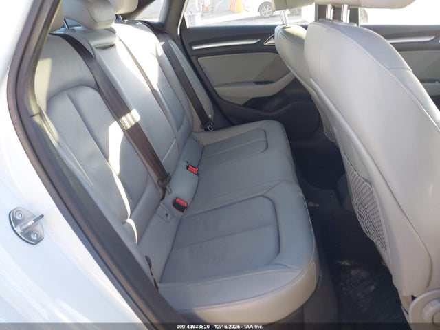 2018 AUDI A3 WAUAUHFF7J1055931 Photo 7