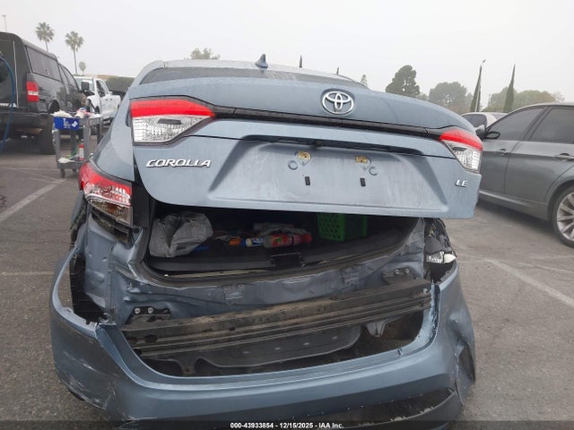 43933854 :رقم المزاد ، 5YFEPMAE9NP288729 vin ، 2022 Toyota Corolla Le مزاد بيع