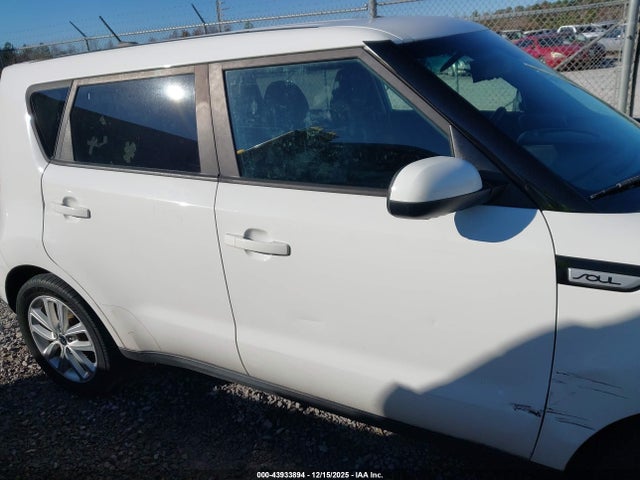 KIA SOUL + 2018 KNDJP3A51J7904007 Image 13