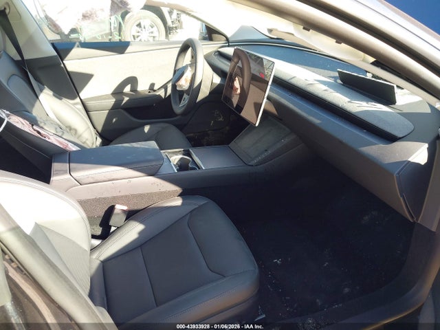 43933928 :رقم المزاد ، 5YJ3E1EAXTF116379 vin ، 2026 Tesla Model 3 Premium Rear-wheel Drive مزاد بيع