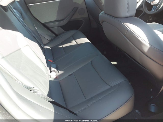 43933928 :رقم المزاد ، 5YJ3E1EAXTF116379 vin ، 2026 Tesla Model 3 Premium Rear-wheel Drive مزاد بيع