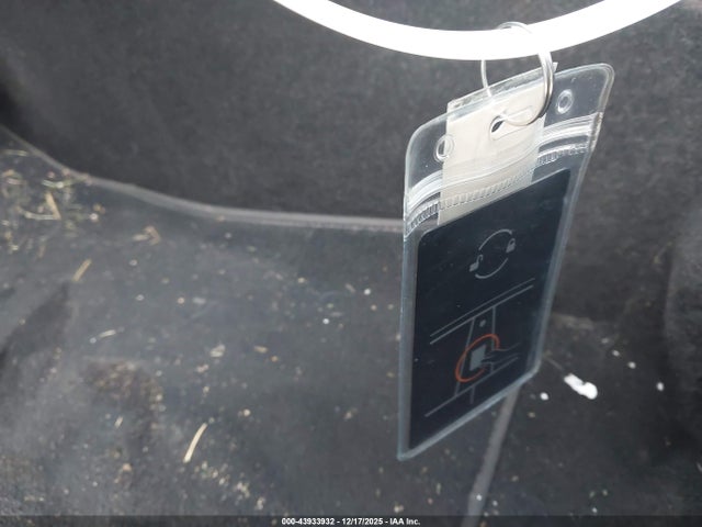 2021 TESLA MODEL Y 5YJYGDEE3MF076930 Photo 10