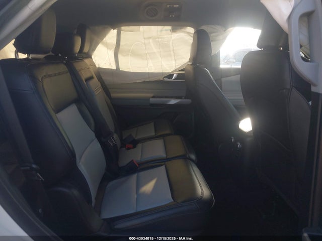 Ford EXPLORER XLT 2023 1FMSK7DH7PGC25427 Image 8