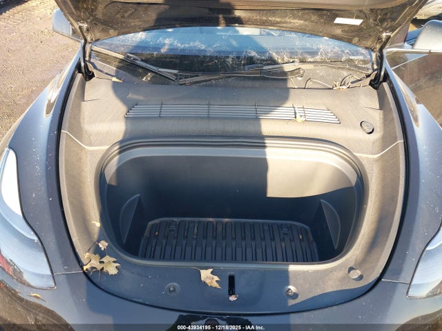 2024 TESLA MODEL Y 7SAYGDEE6RA239156 Photo 9