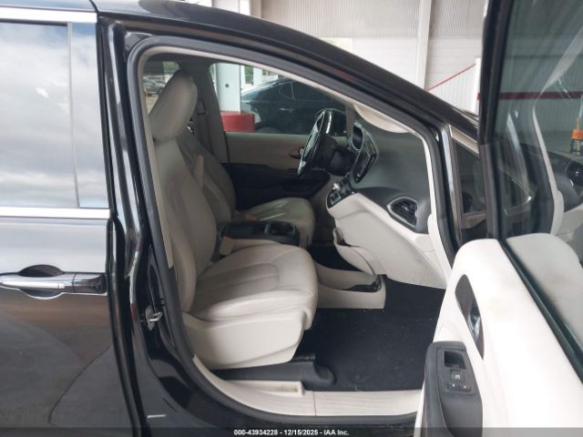 2017 CHRYSLER PACIFICA 2C4RC1BG1HR748210 Photo 4