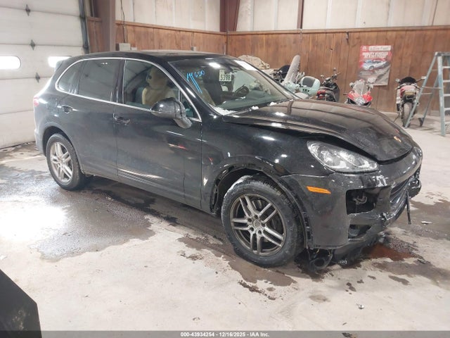 2016 PORSCHE CAYENNE WP1AA2A25GLA02461 Photo 0