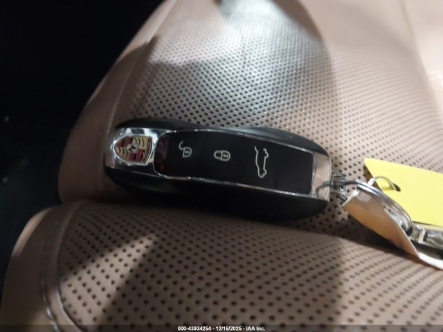 2016 PORSCHE CAYENNE WP1AA2A25GLA02461 Photo 10