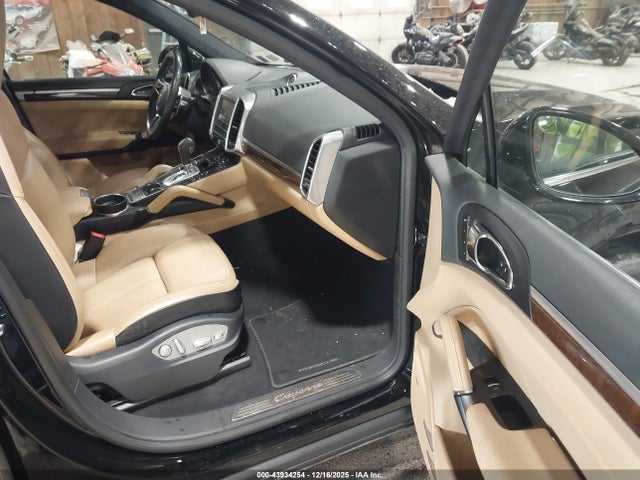 2016 PORSCHE CAYENNE WP1AA2A25GLA02461 Photo 4