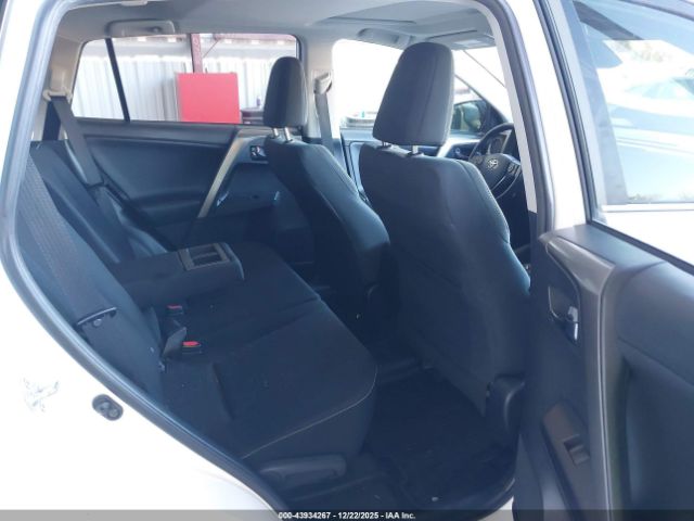 2018 TOYOTA RAV4 JTMRFREV4JD247742 Photo 7