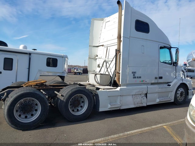 Auction sale of the 2009 Volvo Vn, vin: 4V4NC9EJ69N498809, lot number: 43934391