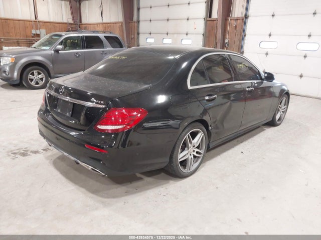 43934575 :رقم المزاد ، WDDZF4KB2HA060823 vin ، 2017 Mercedes-benz E 300 4matic مزاد بيع
