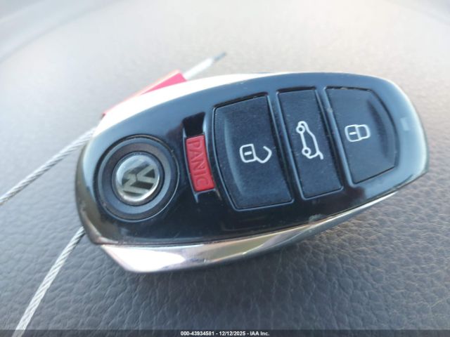 2011 VOLKSWAGEN TOUAREG WVGFF9BP1BD001382 Photo 10