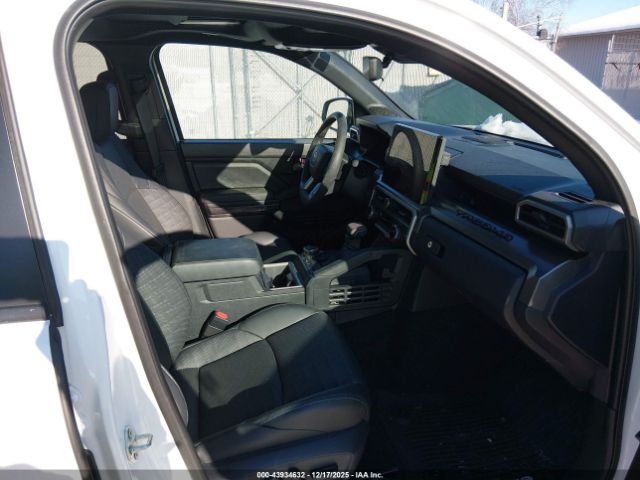 2024 TOYOTA TACOMA 3TMLB5JN5RM048389 Photo 4