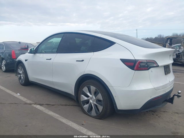 2021 TESLA MODEL Y 5YJYGAEE9MF255004 Photo 2