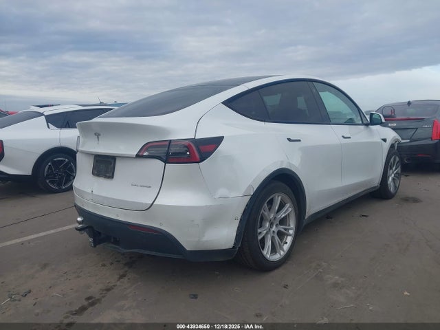 2021 TESLA MODEL Y 5YJYGAEE9MF255004 Photo 3