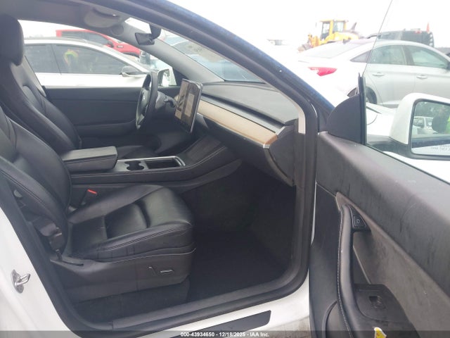 2021 TESLA MODEL Y 5YJYGAEE9MF255004 Photo 4