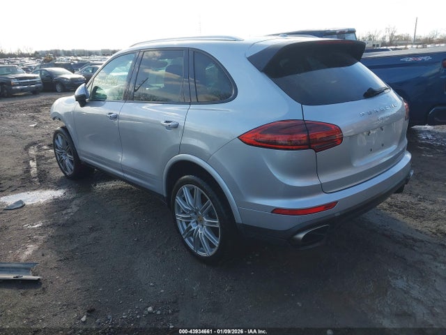 2018 PORSCHE CAYENNE WP1AA2A26JKA03518 Photo 2