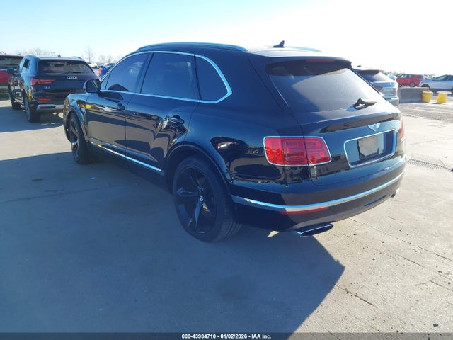 2017 BENTLEY BENTAYGA SJAAC2ZV4HC015750 Photo 2